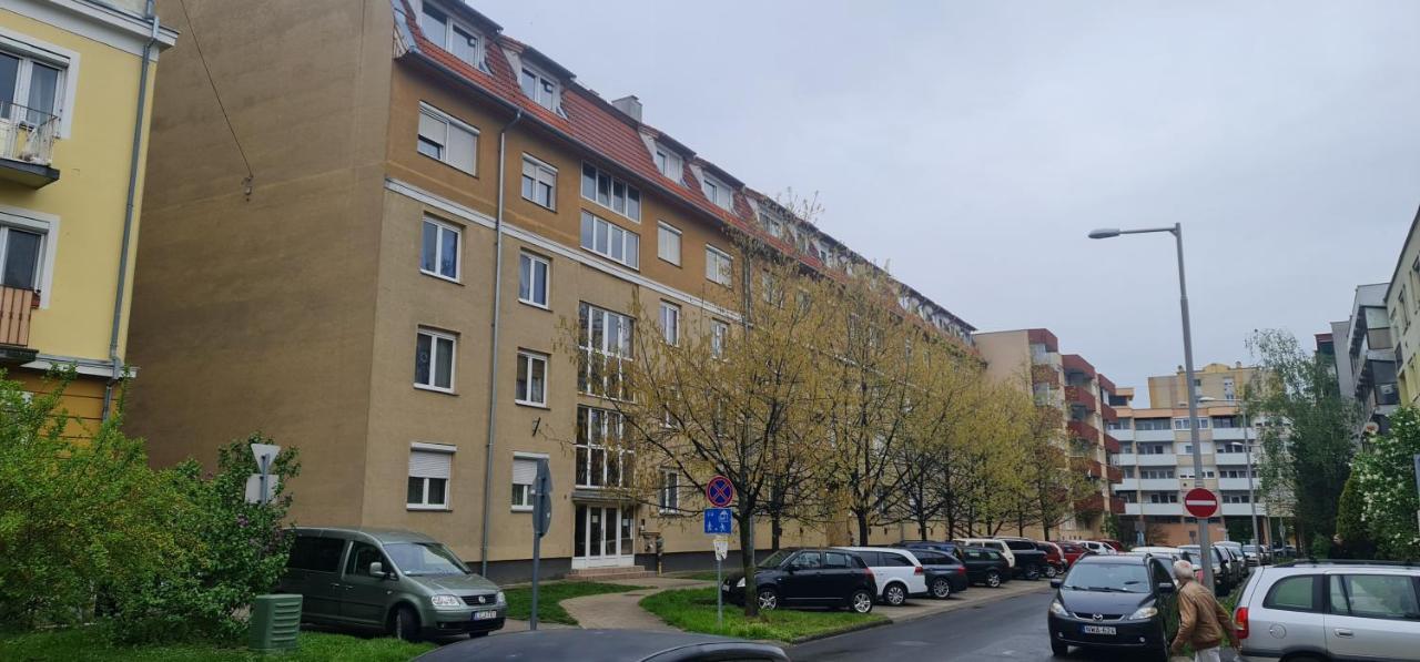 Ybs Apartman Leilighet Zalaegerszeg Eksteriør bilde